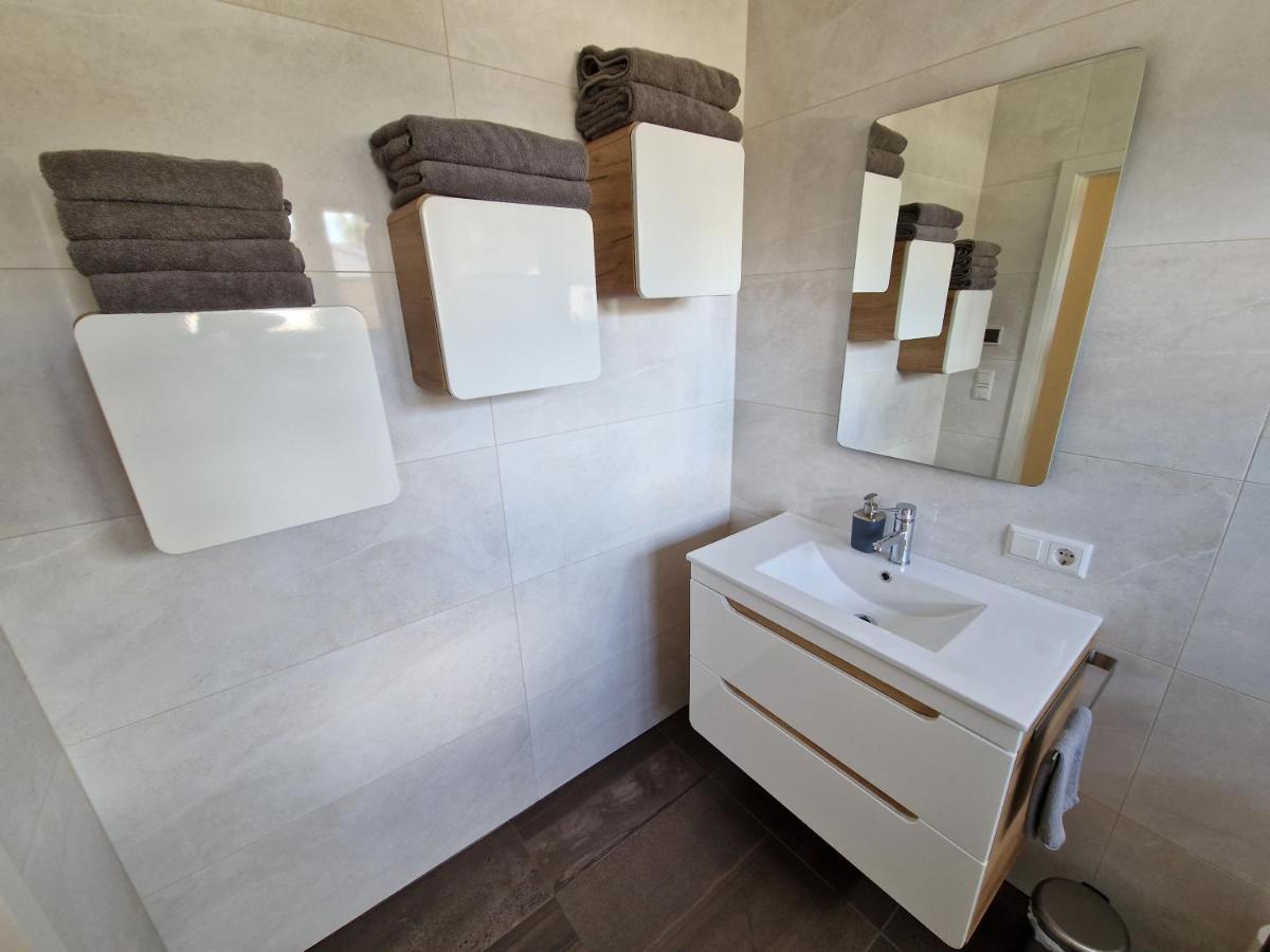Westoverledingen Apartment Nahe Meyer Werft In Ostfriesland Mit Kueche & Netflix מראה חיצוני תמונה